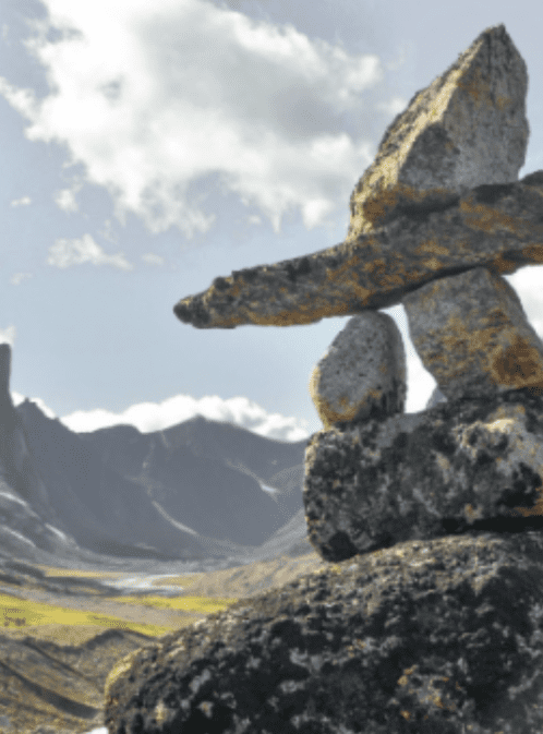 Voyageons à travers le col Akshayuk !